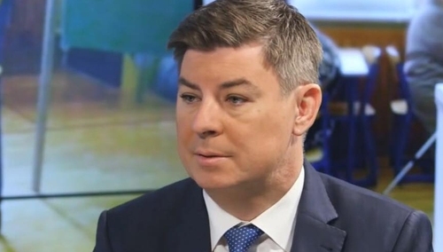 Grabiec: "PO nie godzi się na łączenie znaku PW z symbolami ideowymi". Prof. Szeremietiew odpowiada