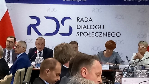 Pytamy rzecznika rządu: Po co w Tarczy Antykryzysowej zapisy umożliwiające odwoływanie członków RDS?