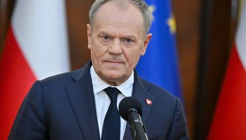 Premier Donald Tusk na konferencji prasowej w KRPM w Warszawie