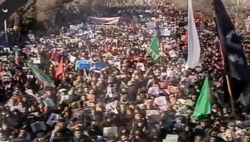 Kilkadziesiąt osób straciło życie w wyniku paniki na pogrzebie gen. Sulejmaniego