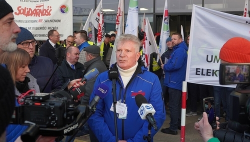 Manifestacja w obronie miejsc pracy w Elektrowni Rybnik