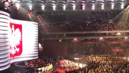 [video] Ciarki. Prawie 40 tysięcy gardeł śpiewa Hymn po koncercie dla Niepodległej
