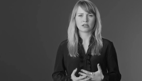 "Samozakneblowana żona i śmierdząca wódą i kiełbasą karta rodziny"". Tak agitowała znana pisarka