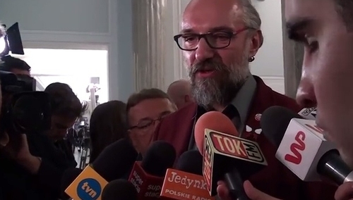 Ile powinien zarabiać Kijowski? Jego zdaniem 12 tys. zł...