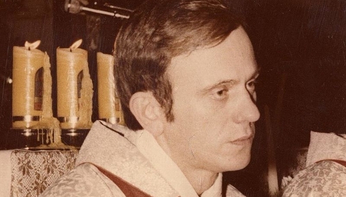 By Oryginał: Andrzej IwańskiPraca pochodna: TharonXX - Ten plik jest fragmentem innego pliku: Popieluszko Europena (02).jpg,