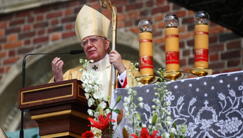 Abp Jędraszewski: groźby wobec osób, które nie zgadzają się na ideologie uwłaczające godności człowieka