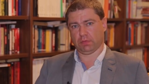 Szumlewicz grzmi na Twitterze: "Natychmiast usunąć metalowy krzyż z Giewontu!"