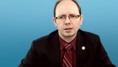 Błażej Kmieciak: "Kłamstwo międzynarodowych standardów i nowych tęczowych deklaracji polega na..."