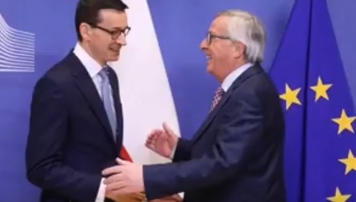 Jean Claude Juncker z "dużą sympatią" obserwuje zmiany w ustawie o polskim sądownictwie