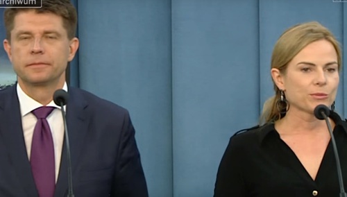 [Wideo] Schmidt informuje o powstaniu nowego koła, jego pierwszym działaniem... wniosek o przerwę