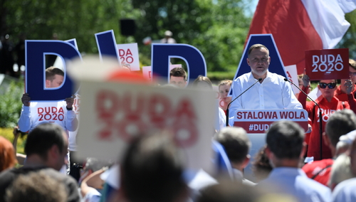 Bon turystyczny 500 zł na każde dziecko już w te wakacje? Jest zapowiedź Andrzeja Dudy