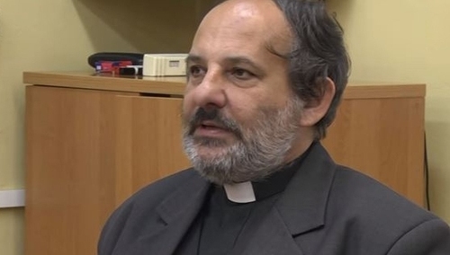 Ks. Isakowicz-Zaleski: Lemański nie ma praw do sutanny, a Tygodnik Powszechny do "katolicki"