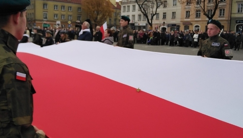 Flaga dla Niepodległej w Łowiczu