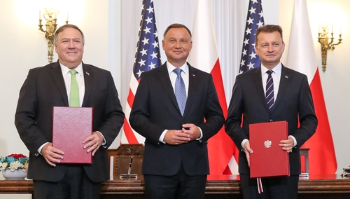 Prezydent Andrzej Duda: "Podpisanie umowy wojskowej z USA przenosi nas w kolejny etap współpracy"