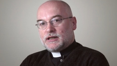 o.Kowalczyk SJ ostro o oskarżeniach o antysemityzm i Annie Azari: 48 godzin na opuszczenie naszego kraju?