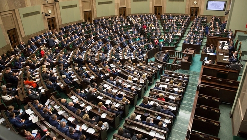 [Nowy Sondaż] IBRIS. Partia Roberta Biedronia znalazłaby się w Sejmie