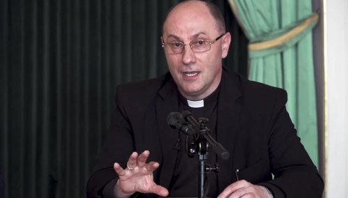 GW zachęca czytelników do pójścia na niedzielną Mszę św., by skontrolować kazania. Internet odpowiada