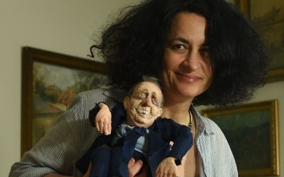 Autorka "plastusiów" wezwana na policję