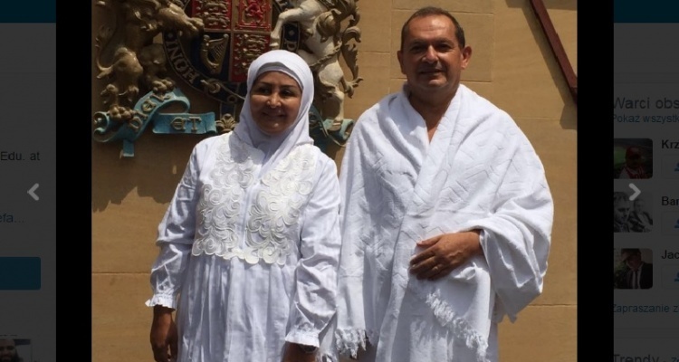 Brytyjski ambasador w Arabii Saudyjskiej przeszedł na islam. Pielgrzymował do Mekki