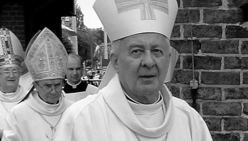 "Ta sytuacja posłuży oczyszczeniu". Miejscem pochówku abp. Paetza cmentarz parafialny rodziny zmarłego