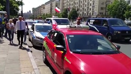 Taksówkarze wychodzą na ulicę. W południe protest na głównych arteriach miasta