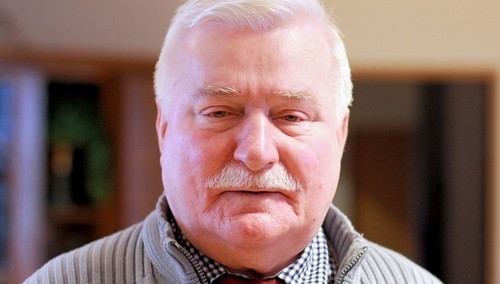 Wałęsa straszy sądem Jana Pietrzaka