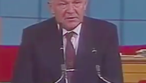 [WIDEO] 30 lat temu Mieczysław Rakowski kazał wyprowadzić sztandar PZPR a komuniści zostali „demokratami”