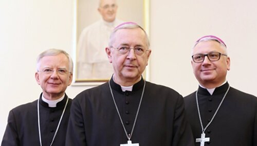 Ostre stanowisko Prezydium KEP w sprawie handlu w niedzielę. Dostało się również PiS
