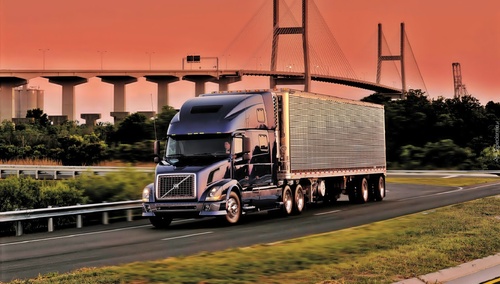 PE zdecydował: Korzystne dla Polski stanowisko ws. przewoźników drogowych odrzucone