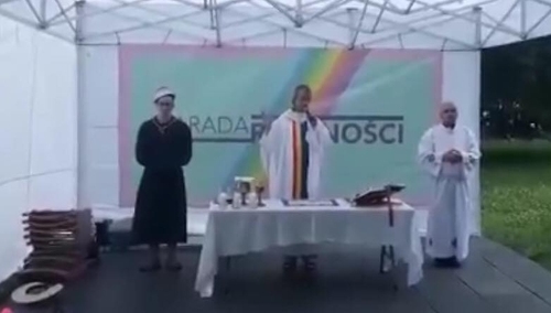 "Biskup" LGBT Szymon Niemiec ogłasza "wygaszanie" swojego kościoła w Polsce. "Jako kapłan katolicki..."