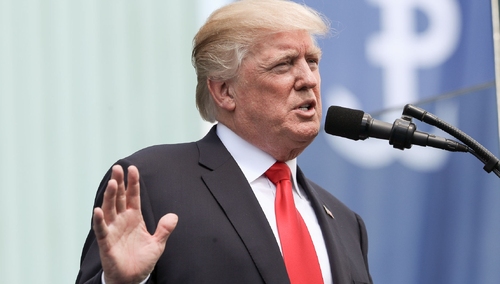 Ryszard Czarnecki: Wizyta Trumpa przełożona - a nie odwołana i odbędzie się niedługo