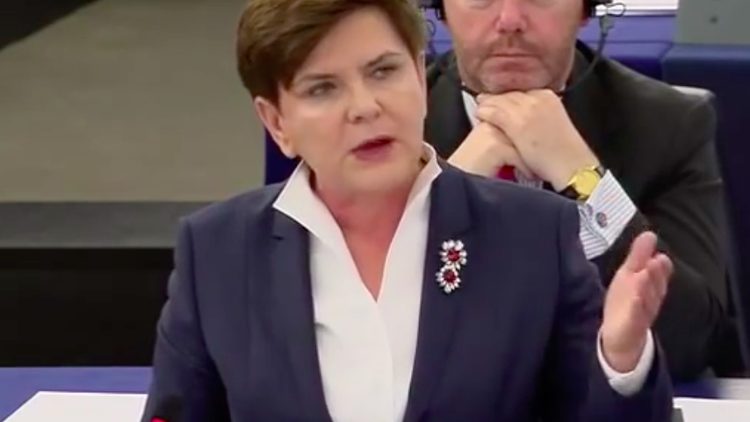 Debata w PE o Polsce. Kłótnia Szydło z Sikorskim: „Jest Pan kłamcą!”