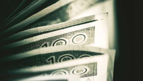 Najnowszy "TS": Płacowe rewolucje. Czy w Polsce zarobki mogą wystrzelić w górę?