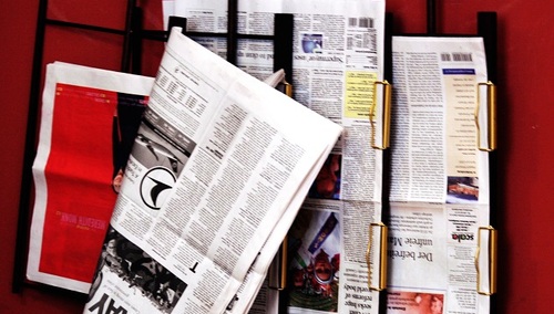 Polska zła, bo nie wprowadza stanu nadzwyczajnego, a Węgry... odwrotnie. Niemieccy politycy: Sankcje!