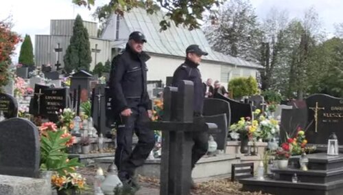 Kradł kwiaty z nagrobków. Grozi mu do 5 lat więzienia