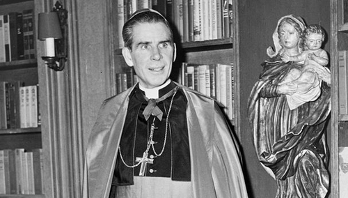Abp Fulton Sheen ostro o wyzywaniu politycznych przeciwników od "faszystów"