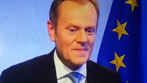 Tuskowi puściły nerwy: "Niszczą sądy, szczują. Nie masz prawa udawać, że tego nie widzisz"