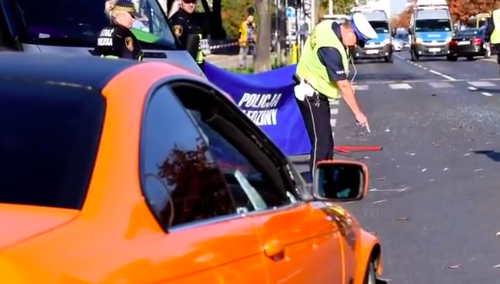 Śmiertelny wypadek na Bielanach. Kierowca BMW pędził 130 km/h w terenie zabudowanym