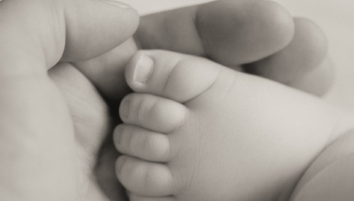 Kościół obchodzi dziś Dzień Świętości Życia. Abp Hoser: Każdy z nas zaczął się od jednej komórki