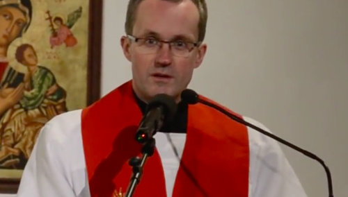 Ks. Janusz Chyła: "Za chwilę film 'Nieplanowane'. Nie ma ani jednego wolnego miejsca"