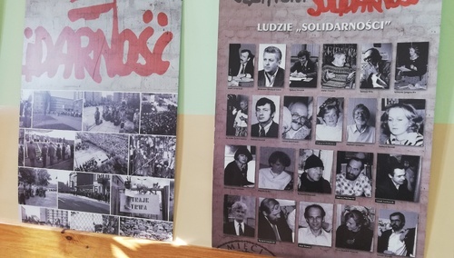 Wystawa "Polskie drogi do niepodległości, Historia Najnowsza" w Mrągowie