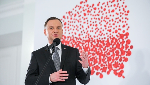 Manipulacja Wirtualnej Polski? Dziwna interpretacja sondażu nt. prezydentury Andrzeja Dudy