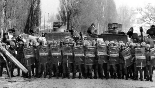 2 grudnia 1981 r. Pacyfikacja strajku w Wyższej Oficerskiej Szkole Pożarniczej. Preludium stanu wojennego