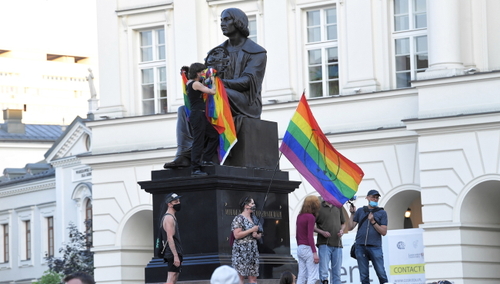 Prof Ryba: W Polsce jest próba rozniecenia takich zamieszek, jak we Francji w 1968 r.