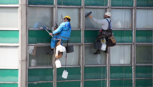 Badanie IBE: co trzeci pracownik po śmieciówce otrzymuje etat.