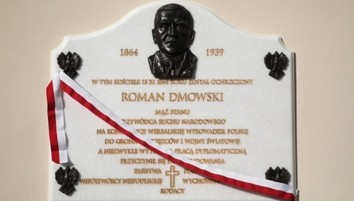 Odsłonięcie tablicy poświęconej Romanowi Dmowskiemu na murach kościoła Matki Bożej Loretańskiej w W-wie