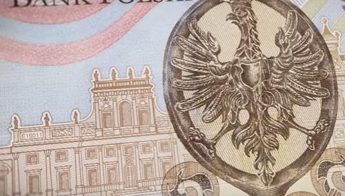 GUS: Polacy zarabiają przeciętnie ponad 4,5 tys. zł miesięcznie 