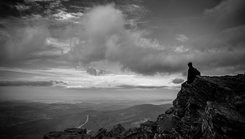 Marcin Królik: Jak podchodzić do kwestii samobójstwa?