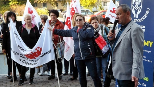 Pracownicy pomocy społecznej zaprotestowali