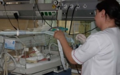 Coraz więcej pielęgniarek odchodzi na emeryturę, a młodzi nie rwą sie do zawodu...